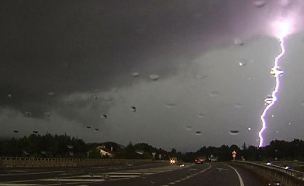 Serio aviso de la AEMET: el ruidoso cambio del tiempo que llega el fin de semana