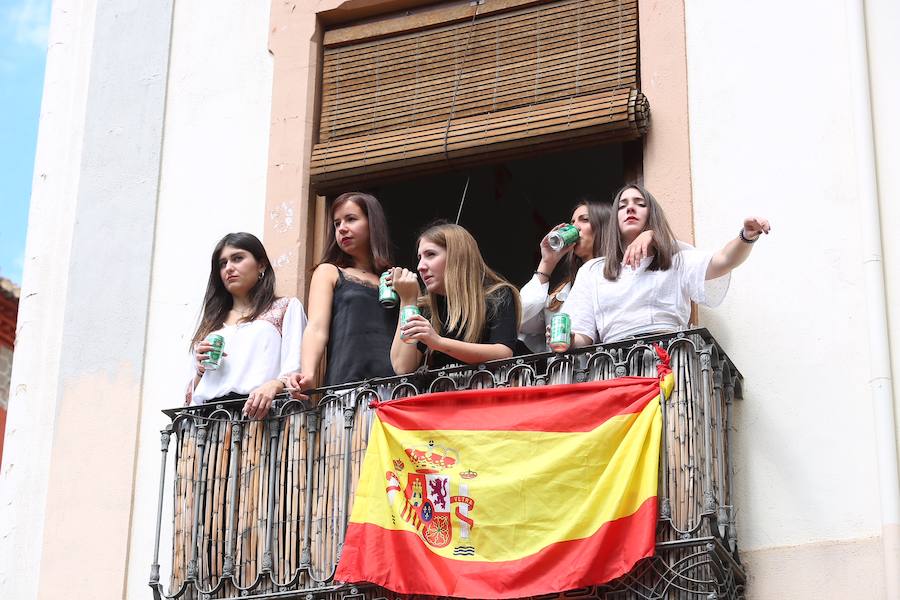 La plaza de la Universidad, llena de gente.