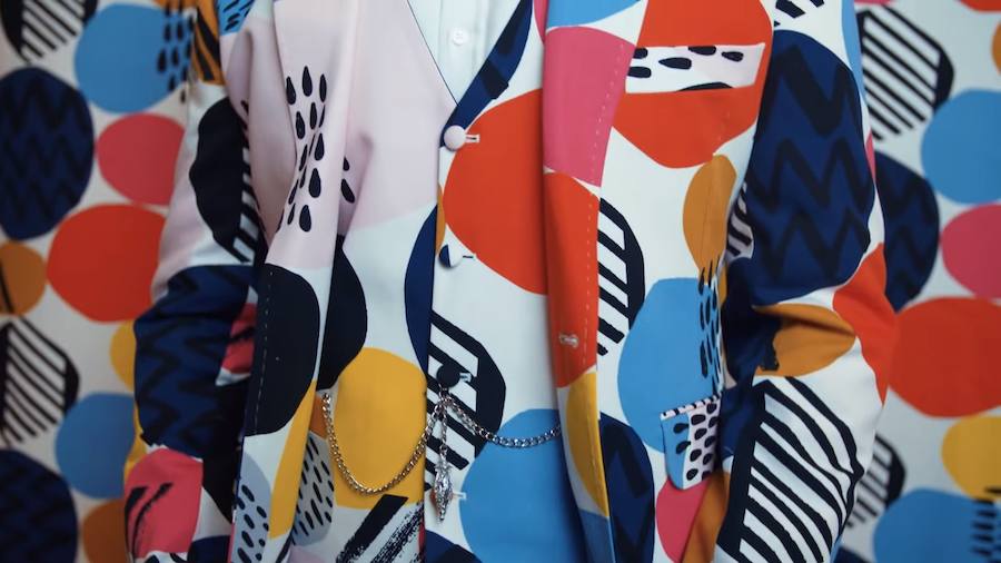 El reconocido diseñador inglés William Hunt que ha sido el encargado de dar forma a las telas SOFIA, NEDJA, ROSENRIPS y KUNGSLILJA, para crear una colección de trajes de sastre