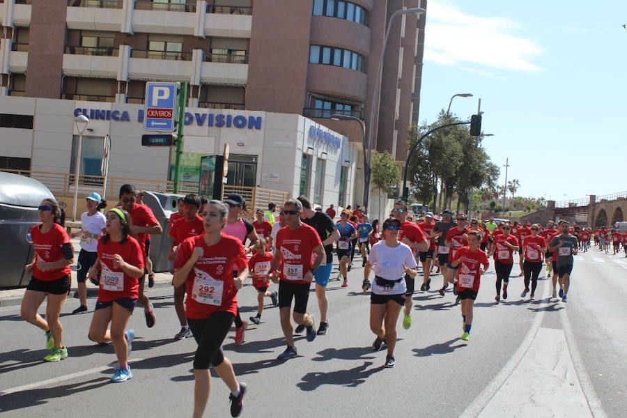 Centenares de personas se reúnen este domingo en las calles de la ciudad