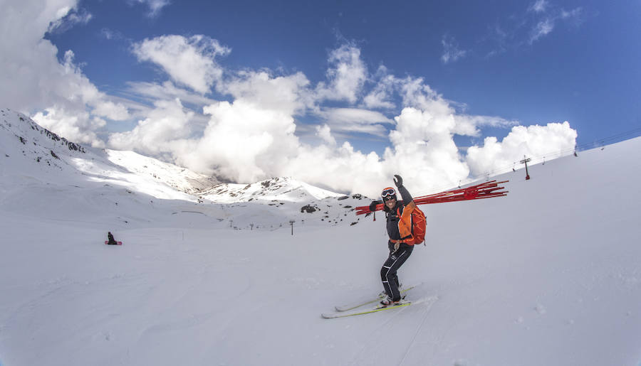 La estación, con una jornada de esquí gratuito, pone fin a una de las campañas más largas de su historia reciente con 163 días de actividad