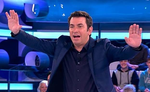 Locura total en Ahora Caigo con Arturo Valls y una joven concursante: «Se la ha liado»