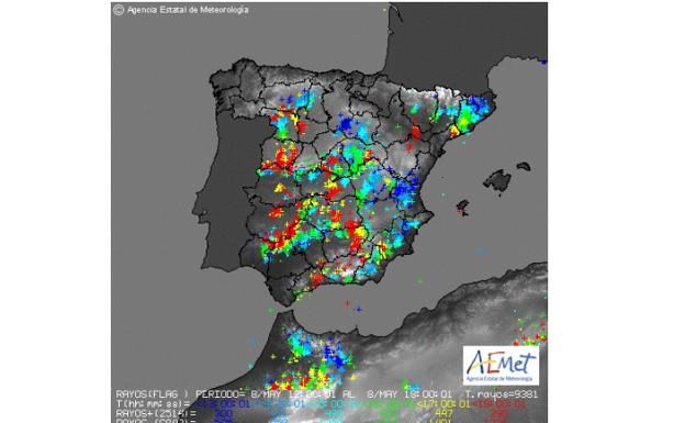 El tremendo mapa de los rayos que están cayendo en España. ¿Quién se libra?