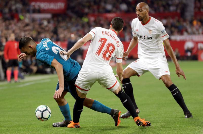 El Sevilla y el Real Madrid se enfrentaron en el Sánchez Pizjuán en el partido correspondiente a la 34ª jornada de Liga, aplazado por la disputa de la final de Copa.