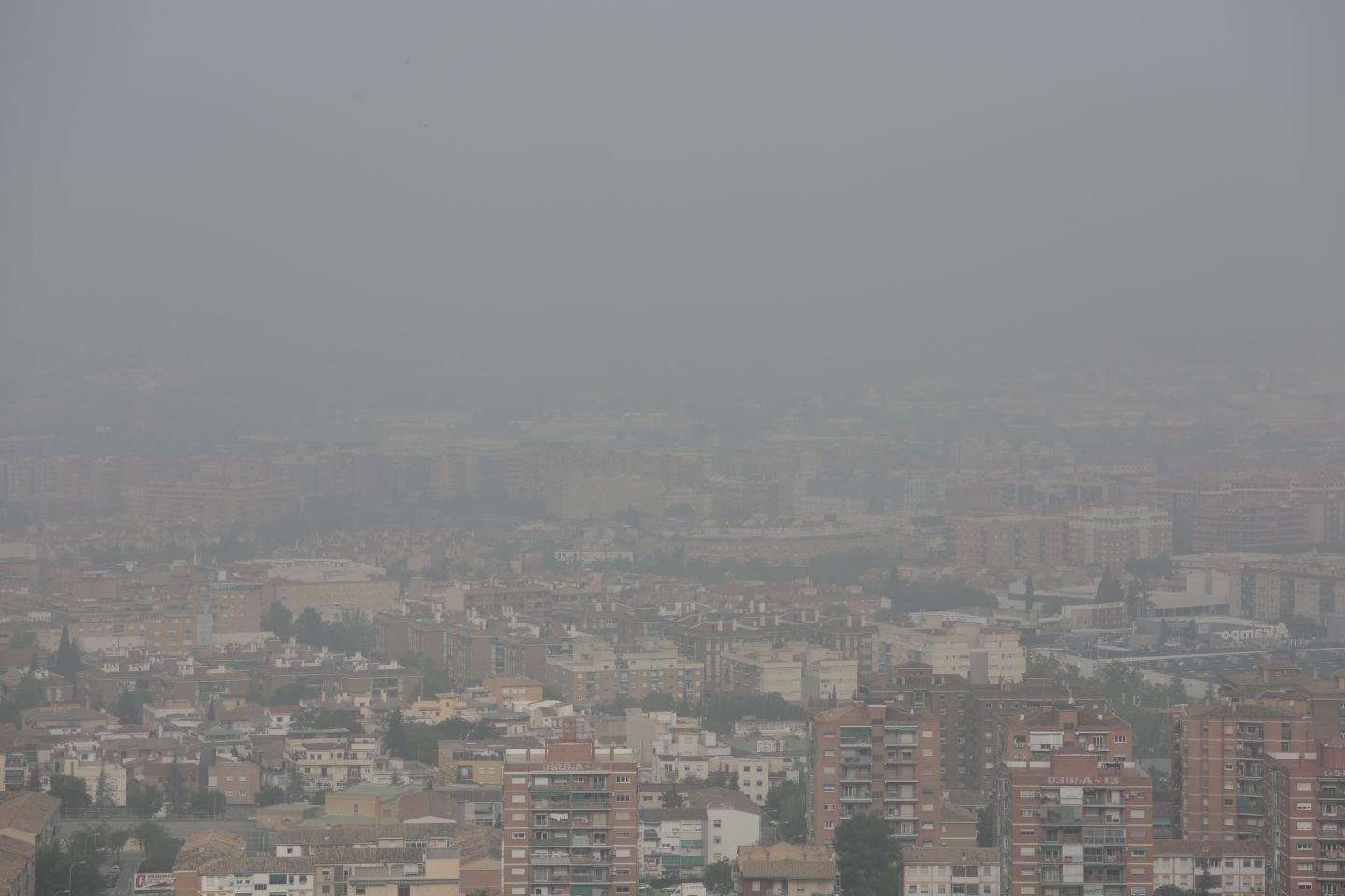 Tras las tormentas de los últimos días, es ahora la niebla la que ocupa el cielo sobre la capital