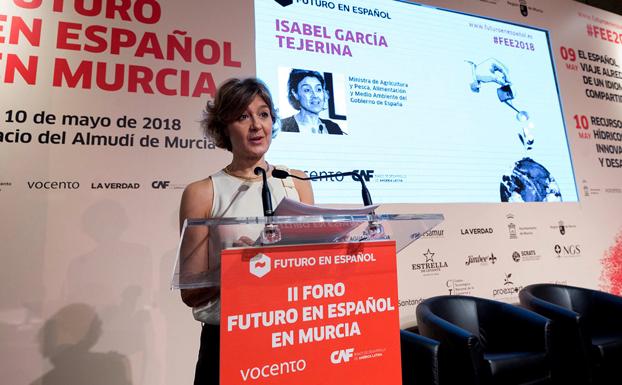 Isabel García Tejerina, ayer, durante su intervención en el Foro Futuro en Español.