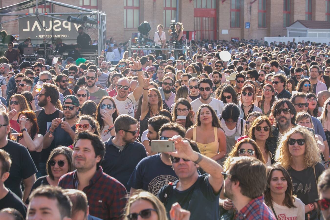 El festival llena la feria de muestras de Armilla