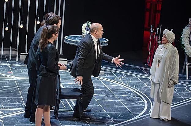 Concha Velasco y Antonio Resines, en la representación del sábado en el Maestro Padilla. 