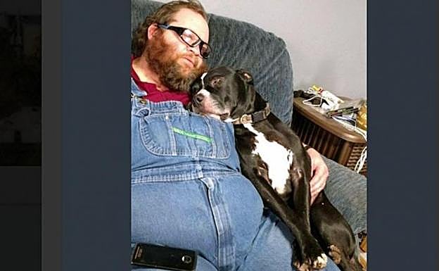 «Me ha disparado mi perro»: acaba con una bala en la pierna por jugar así con su labrador