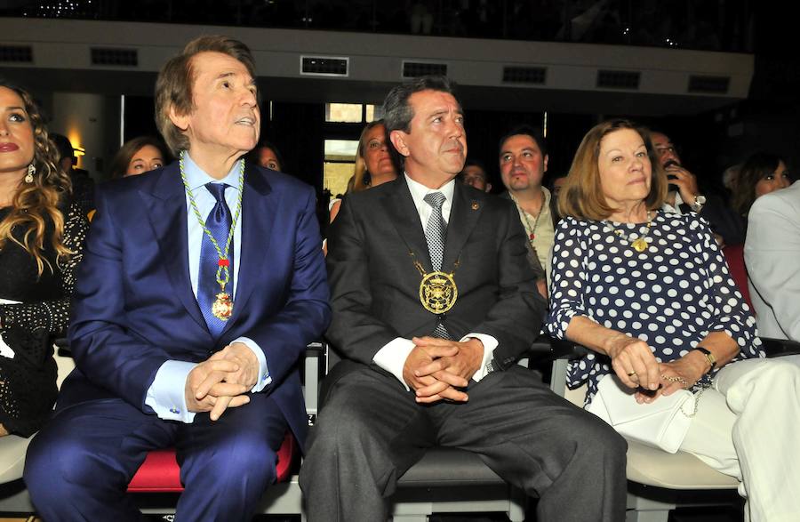 «Si es bonito vivir en Linares, más bonito es volver», ha dicho el artista, quien ha destacado su estrecha relación con la ciudad que lo vio nacer