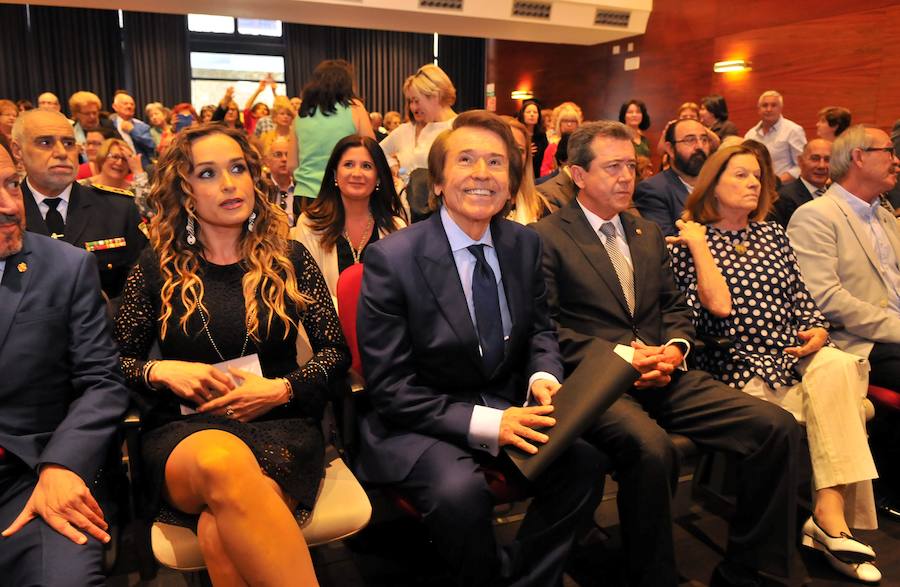 «Si es bonito vivir en Linares, más bonito es volver», ha dicho el artista, quien ha destacado su estrecha relación con la ciudad que lo vio nacer