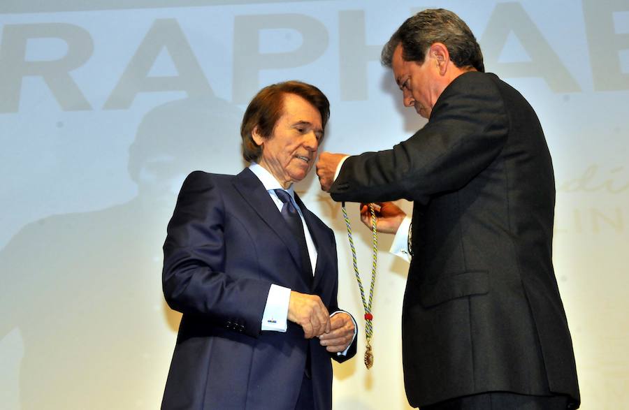 «Si es bonito vivir en Linares, más bonito es volver», ha dicho el artista, quien ha destacado su estrecha relación con la ciudad que lo vio nacer