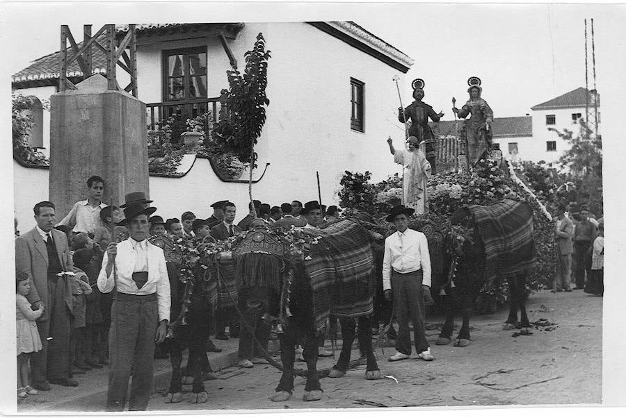 Notas de folclore y titpismo en la procesión de 1954