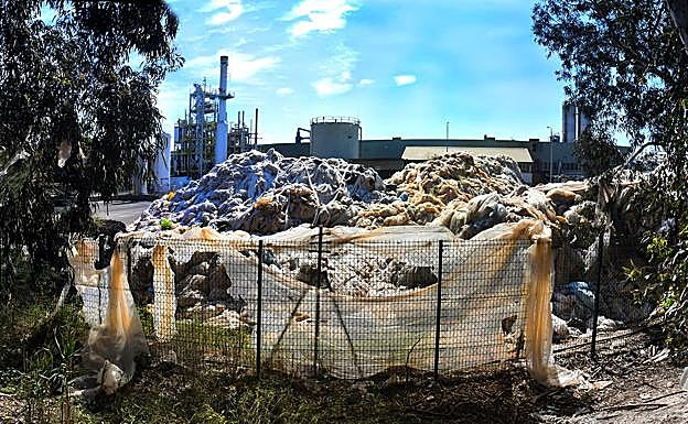 Planta de reciclado de plásticos en Las Norias, Almería, para dar servicio a los invernaderos del 'mar de plástico' de El Ejido y su entorno