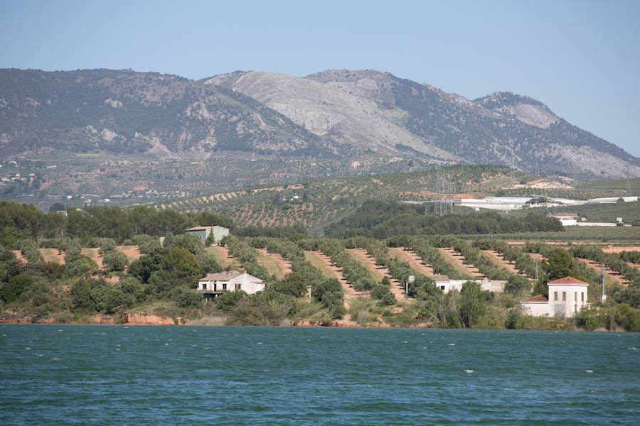 El pantano de Cubillas está al 100 % de su capacidad y el de Canales llegará a esa cifra en unos días. El de Quéntar ronda el 94%. 