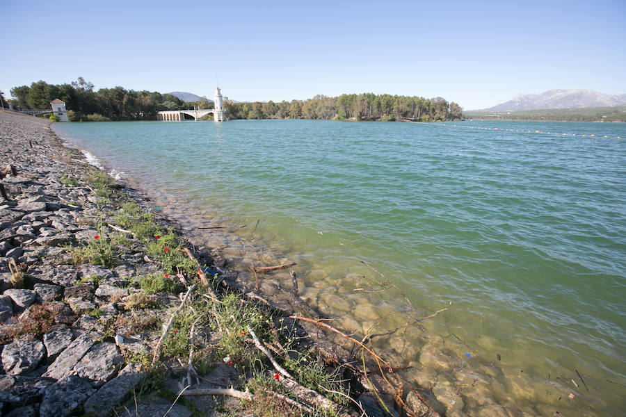 El pantano de Cubillas está al 100 % de su capacidad y el de Canales llegará a esa cifra en unos días. El de Quéntar ronda el 94%. 