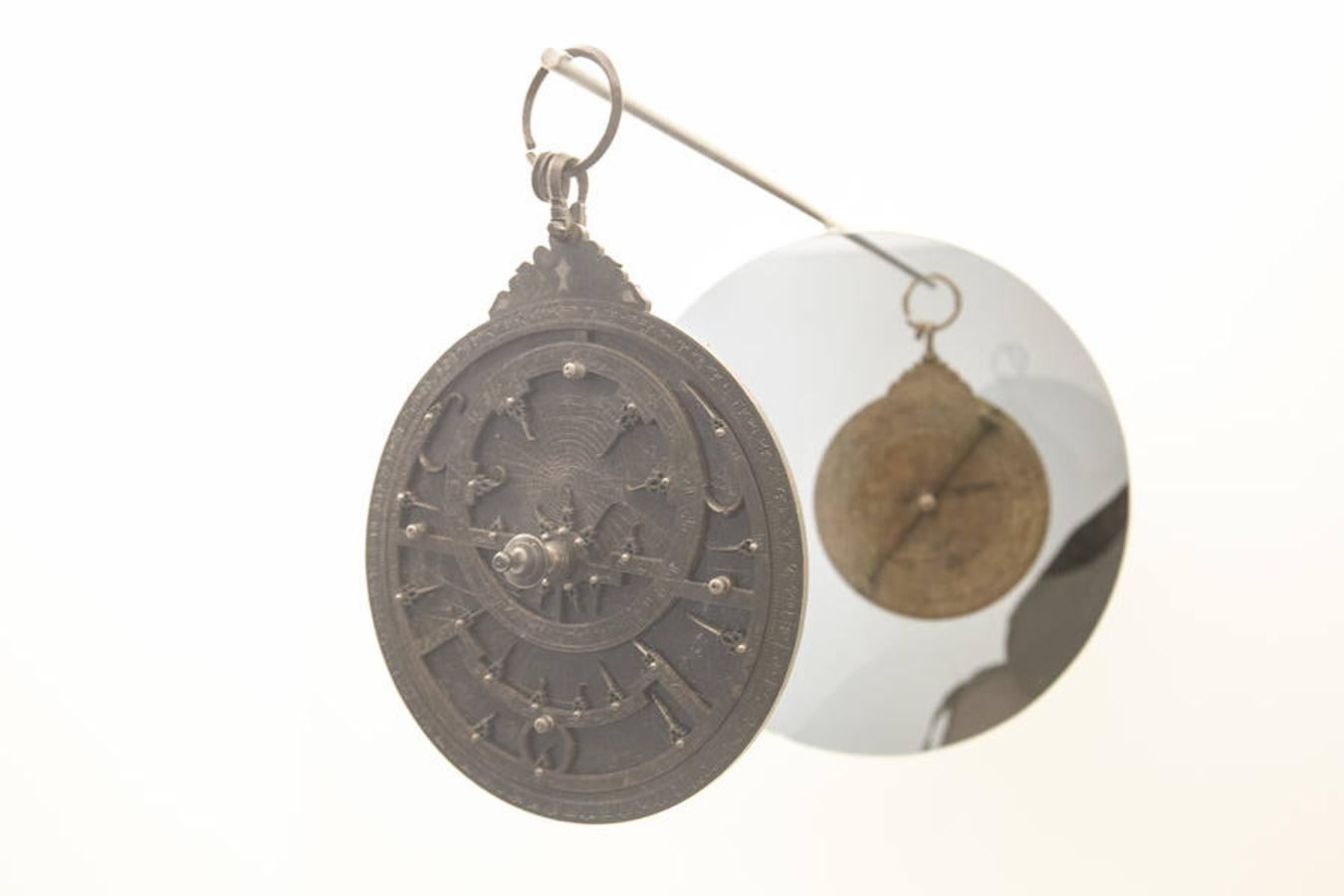 Astrolabio de Ibn Zawal. Bronce, fundido. Diámetro, 18,5 cm.