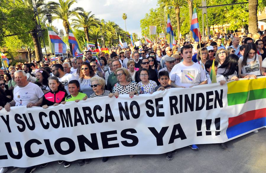 «Señora Díaz: iremos a Sevilla todos juntos, todos unidos y con nuestra bandera», indicó la plataforma en su manifiesto