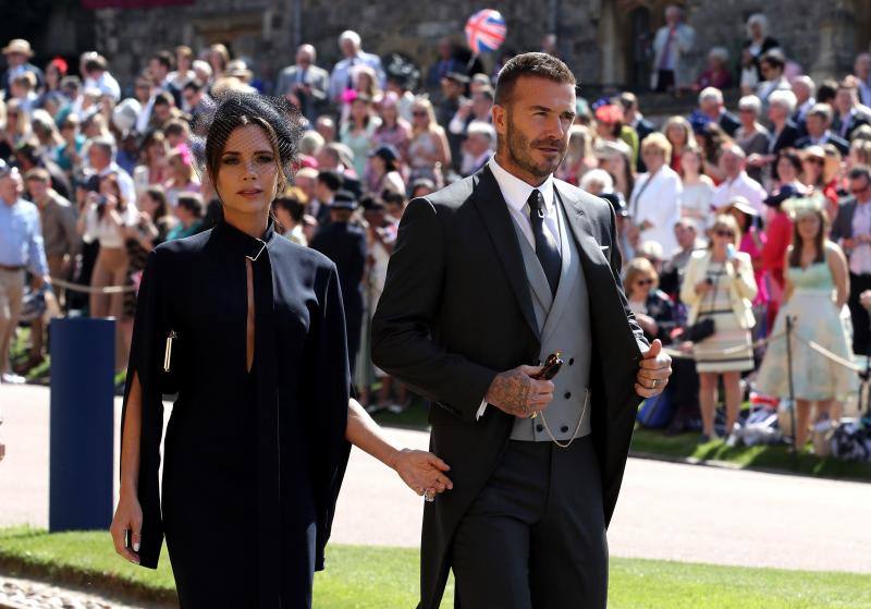 Las redes alaban la elegancia y belleza del exfutbolista en el compromiso del príncipe Harry y Meghan Markle
