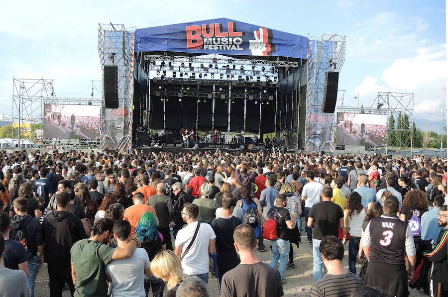 El Bull este año se ha trasladado a la que podemos denominar 'Ciudad de festivales', esa explanada en la carretera de Córdoba donde también se realiza el Granada Sound