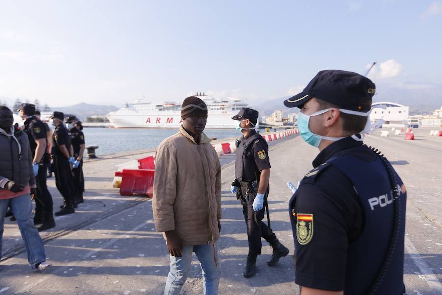 Forman parte de dos pateras rescatadas con 55 y 37 inmigrantes, incluyendo a siete mujeres