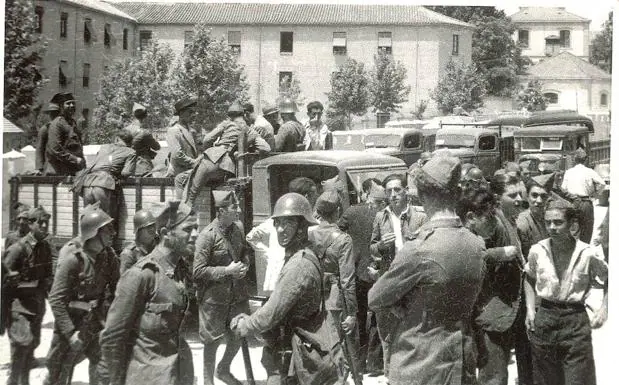 Soldados en los primeros días de la Guerra Civil en Granada 