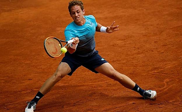 Carballés planta cara a Thiem y se despide de Lyon con prestigio