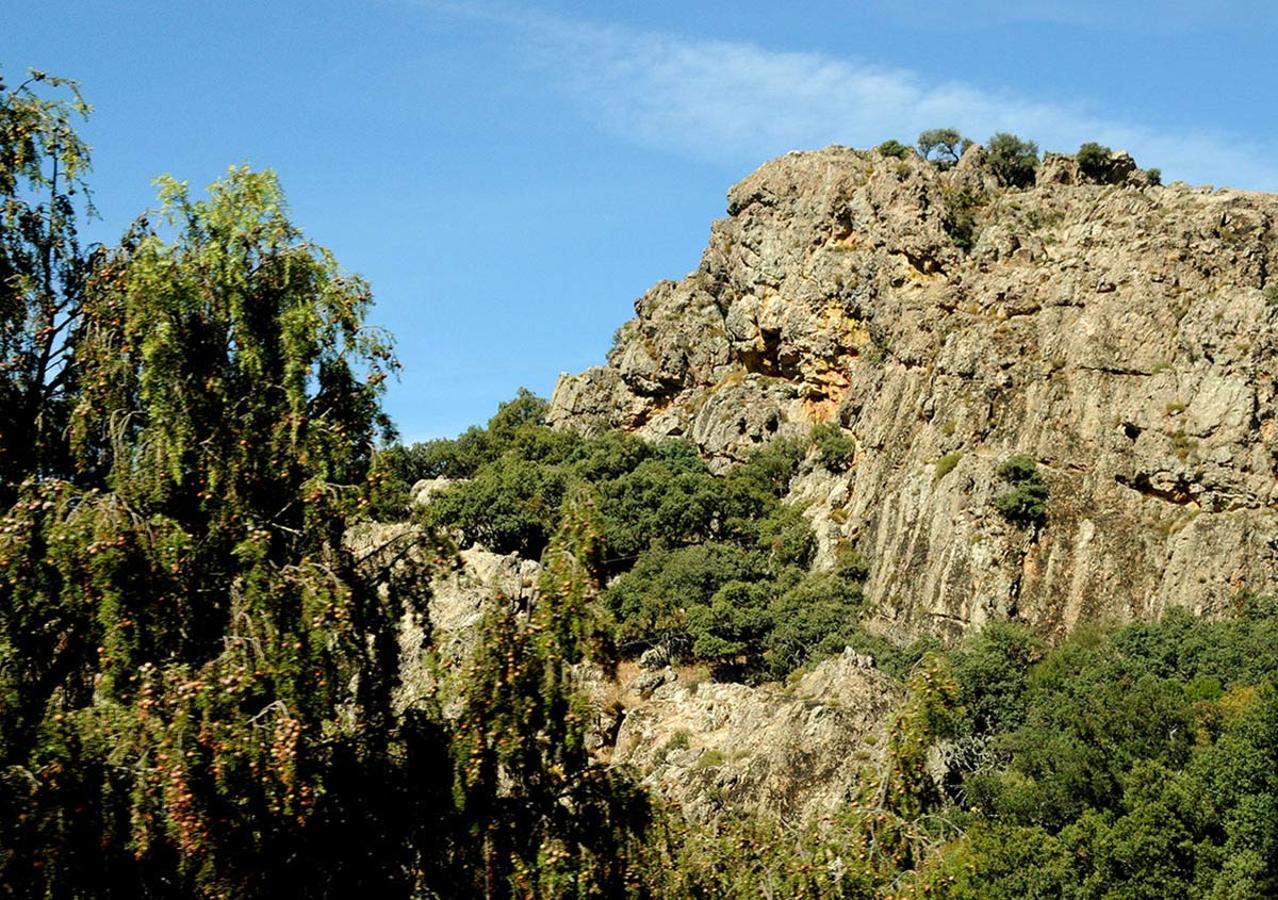 Los espacios naturales se han convertido en una nueva fuente de atracción hacia el medio rural y un aliciente económico para los pueblos. FOTO: Parque Natural de Despeñaperros, Jaén