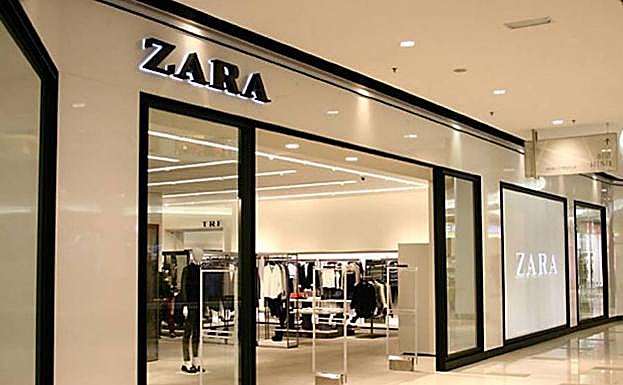 El vestido de Zara que ya inunda WhatsApp y que se va a agotar muy pronto