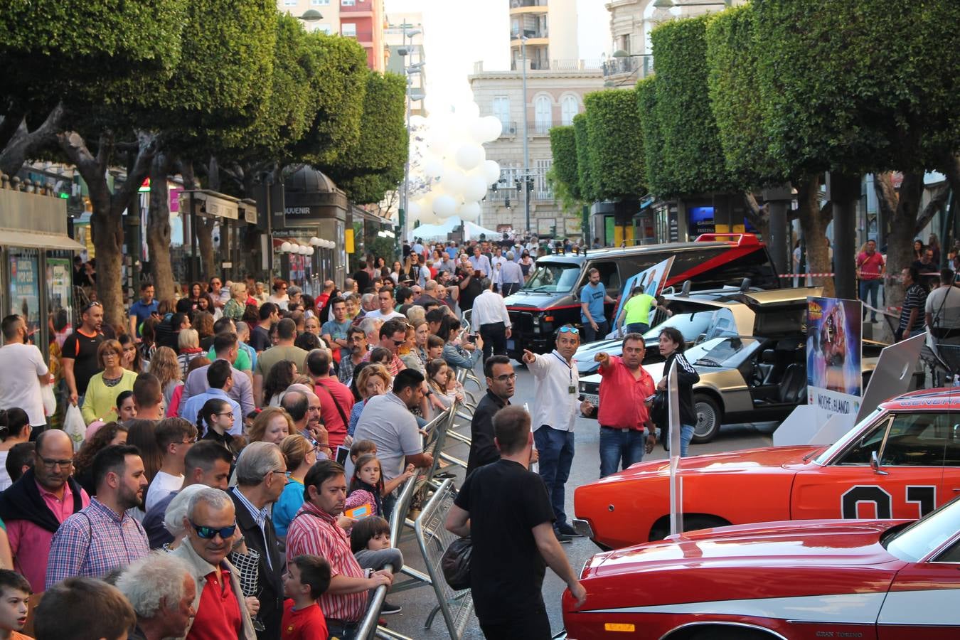 Miles de almerienses volvieron a encontrarse en este evento anual, en el que se promocionaron las bondades de la cocina local