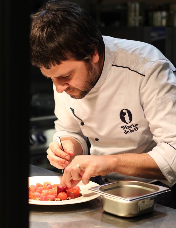Chechu González, Jefe cocina de María de la O: «Me sabe a rosas, las que tiraba de niño desde un balcón de la Plaza de Las Pasiegas junto a mis padres»
