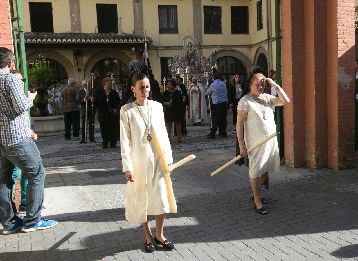 La imagen de la Virgen iba sobre su paso de orfebrería a las órdenes de Dionisio Martínez yde Eduardo Salamanca