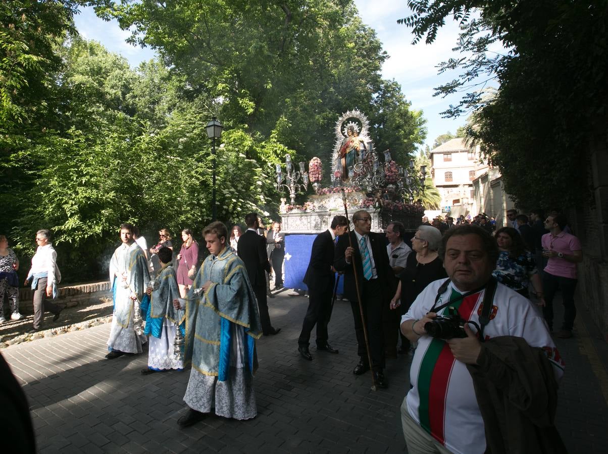 La imagen de la Virgen iba sobre su paso de orfebrería a las órdenes de Dionisio Martínez yde Eduardo Salamanca