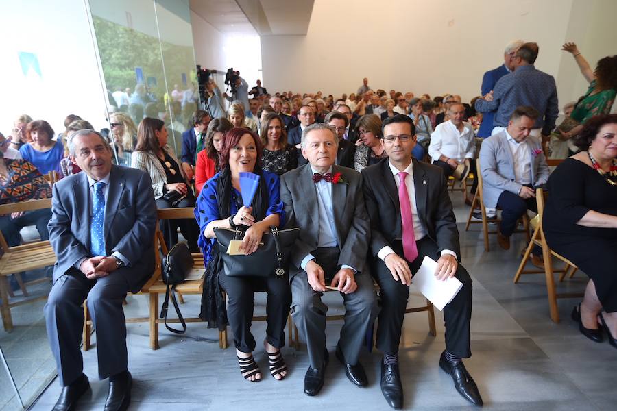 El periodista granadino ha dado así el pistoletazo de salida a la Feria del Corpus desde el Cuarto Real de Santo Domingo 