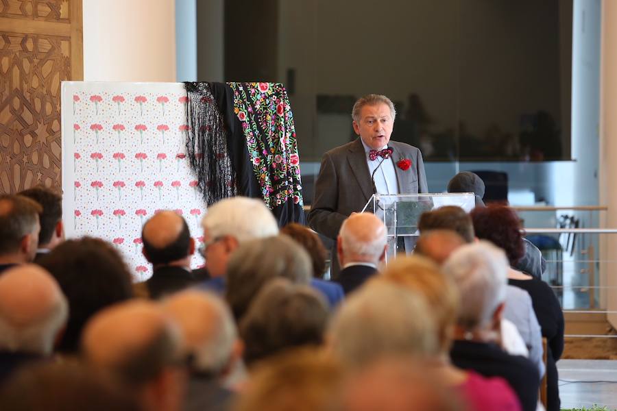 El periodista granadino ha dado así el pistoletazo de salida a la Feria del Corpus desde el Cuarto Real de Santo Domingo 