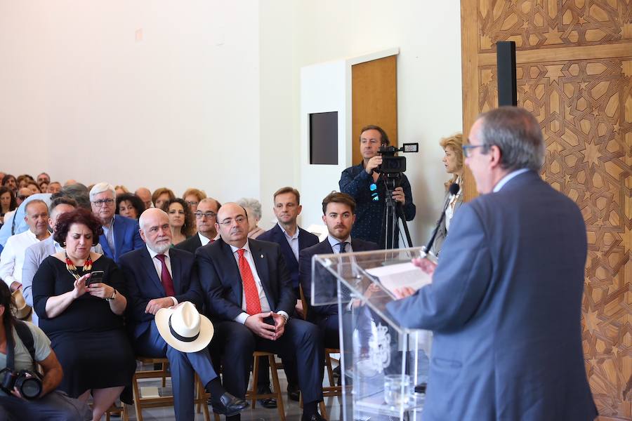 El periodista granadino ha dado así el pistoletazo de salida a la Feria del Corpus desde el Cuarto Real de Santo Domingo 