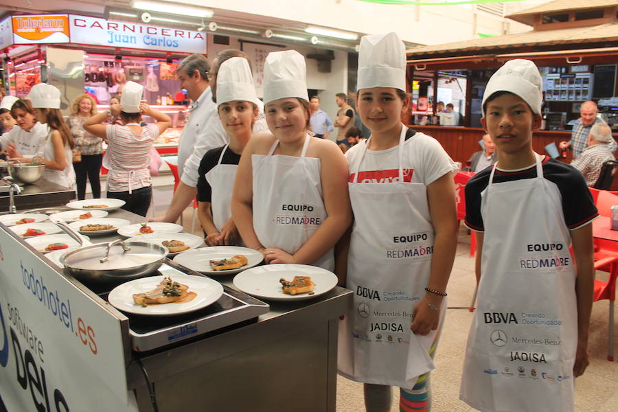 Han participado 24 del centro, distribuidos en cuatro grupos guiados por un chef profesional