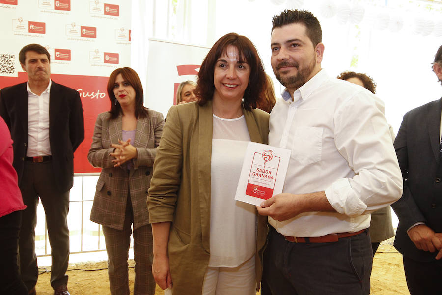 La diputada provincial de Desarrollo Sostenible y Empleo, Ana Muñoz, ha inaugurado el espacio destinado a la plataforma en la caseta de Diputación en la Feria del Corpus 2018. Más fotos de Corpus,  en este enlace