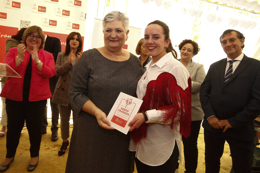 La diputada provincial de Desarrollo Sostenible y Empleo, Ana Muñoz, ha inaugurado el espacio destinado a la plataforma en la caseta de Diputación en la Feria del Corpus 2018. Más fotos de Corpus,  en este enlace