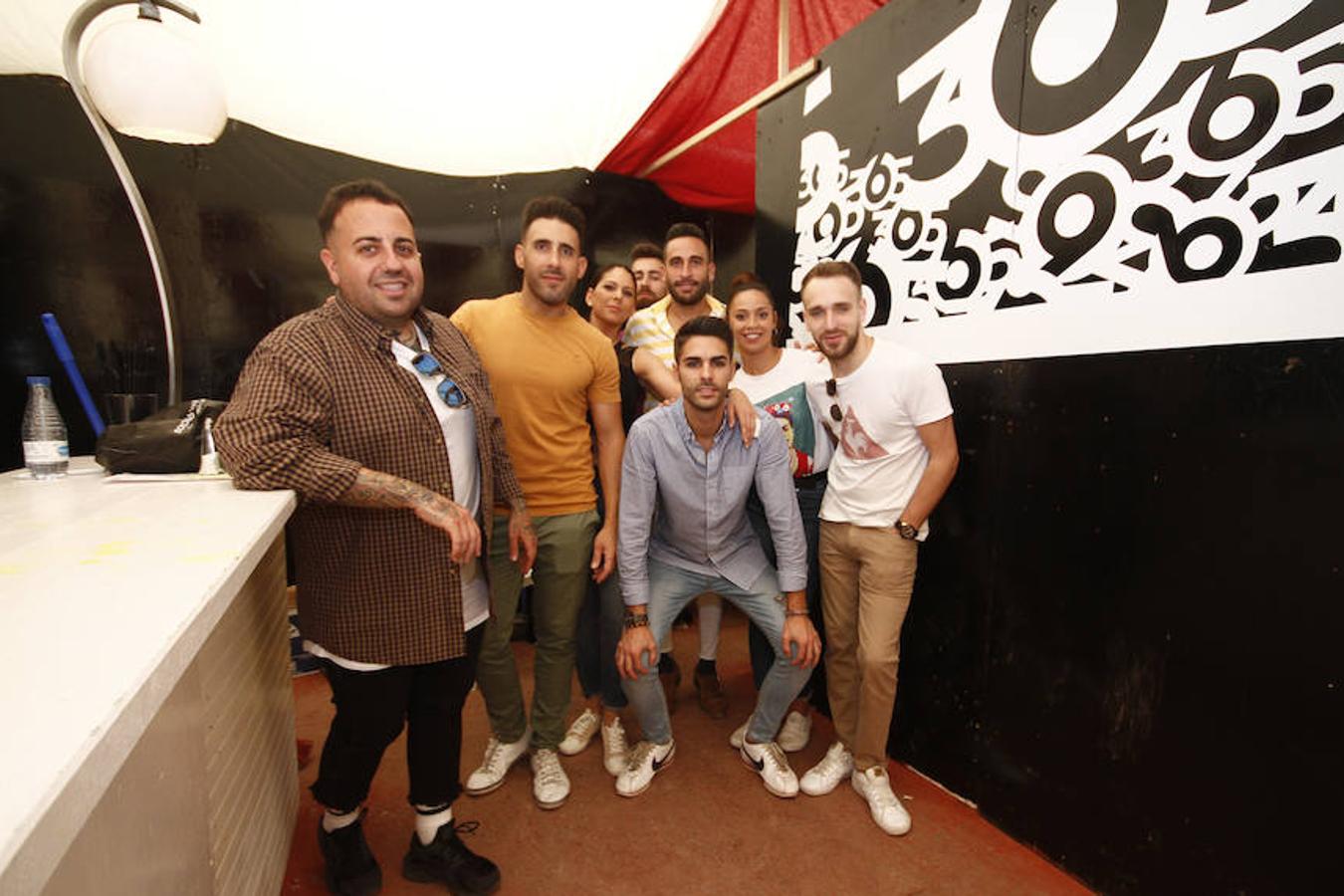 365-La Caña. Debuta este año en el recinto ferial esta caseta, orientada especialmente a la gente joven. En su interior, además de rica comida, todos van a poder encontrar más de 365 formas de divertirse y pasarlo bien en esta feria, además de numerosas fiestas, buena música y bastante animación. Puedes ver todas las fotos de este Corpus  en este enlace .