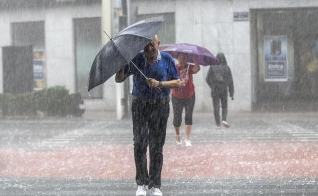 Urgente alerta de la AEMET: tormentas, rayos y final de semana inesperado