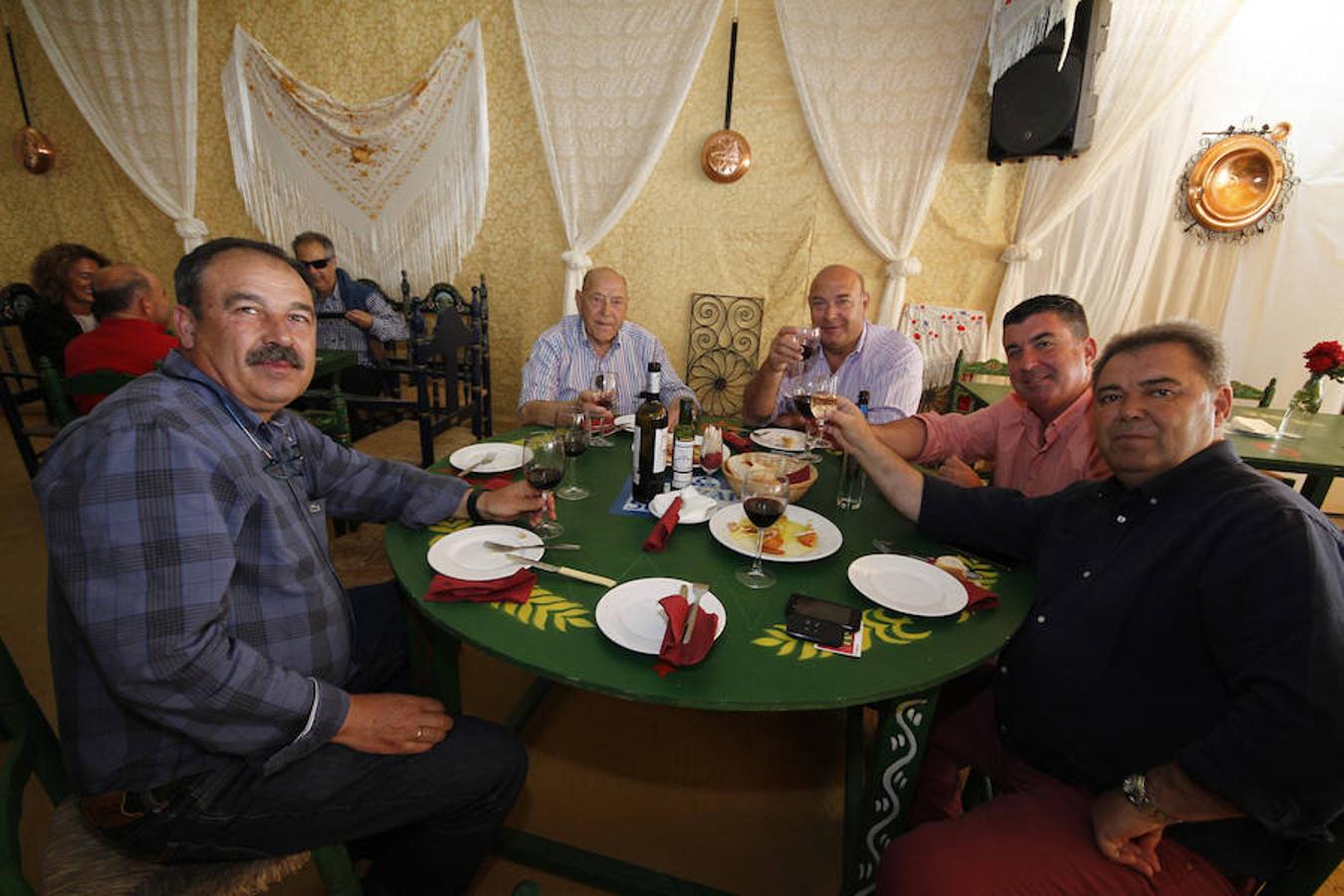 Caseta de El papa y sus hijos. Puedes ver todas las fotos de este Corpus  en este enlace .