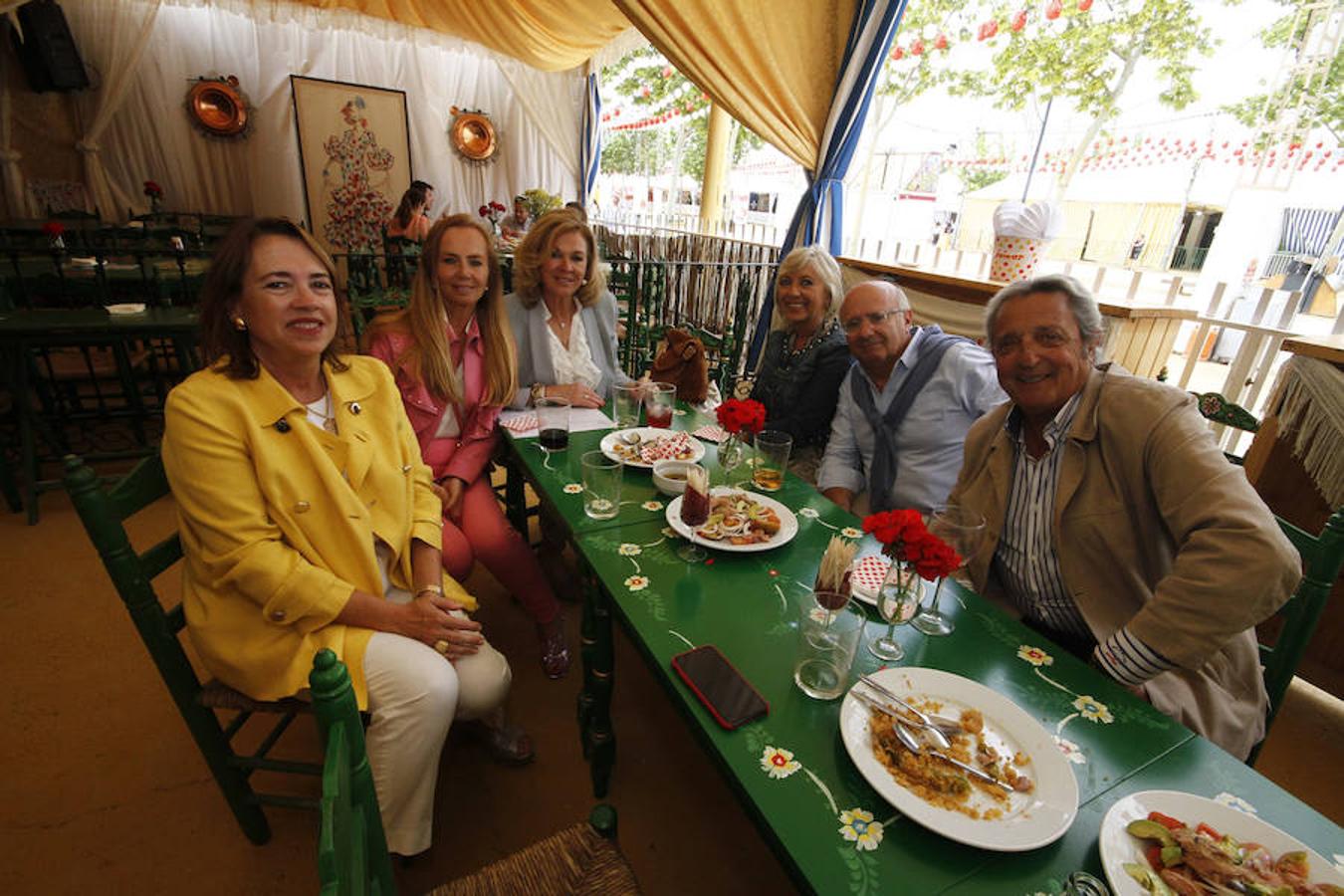 Caseta de El papa y sus hijos. Puedes ver todas las fotos de este Corpus  en este enlace .