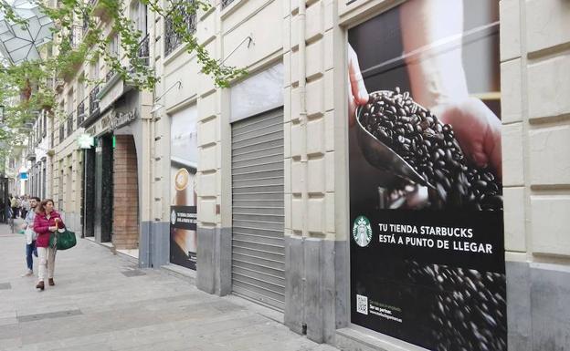 El local de Starbucks en Granada, en Gran Vía. 