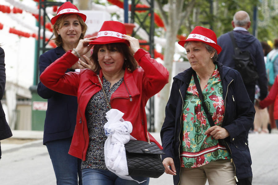 La afluencia de visitantes aumenta conforme se van acercando los días grandes de las fiestas. Para ver todas las fotografías de este Corpus, pulsa en el siguiente enlace.