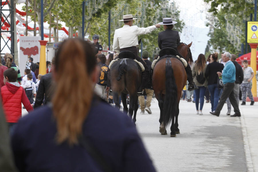 La afluencia de visitantes aumenta conforme se van acercando los días grandes de las fiestas. Para ver todas las fotografías de este Corpus, pulsa en el siguiente enlace.