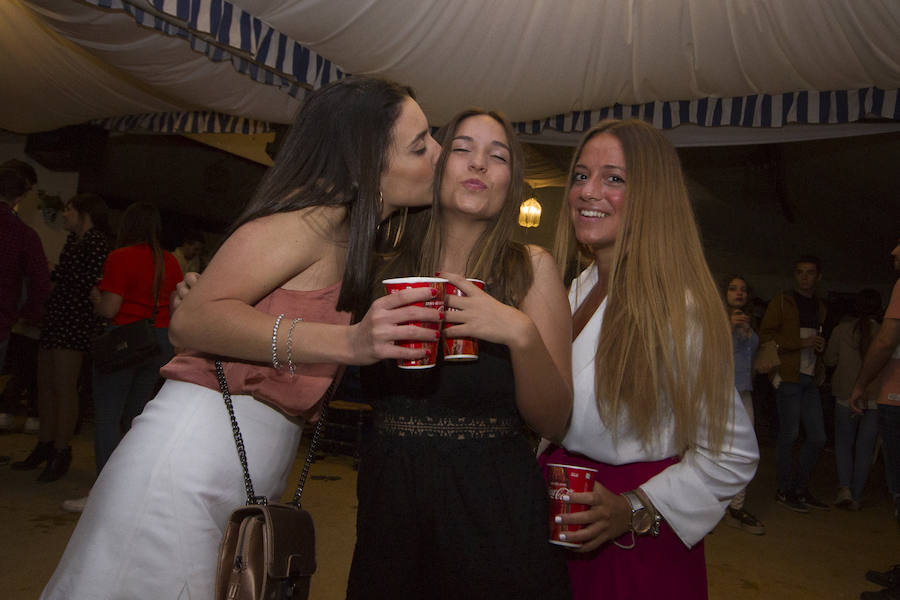 La afluencia de visitantes aumenta conforme se van acercando los días grandes de las fiestas. Para ver todas las fotografías de este Corpus, pulsa en el siguiente enlace.