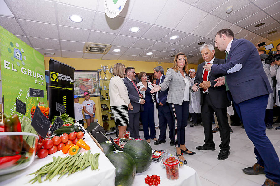 La presidenta de la Junta de Andalucía ha vuelto hoy a Granada tras un tiempo sin visitas para recorrer las instalaciones de la cooperativa El Grupo de Castell de Ferro