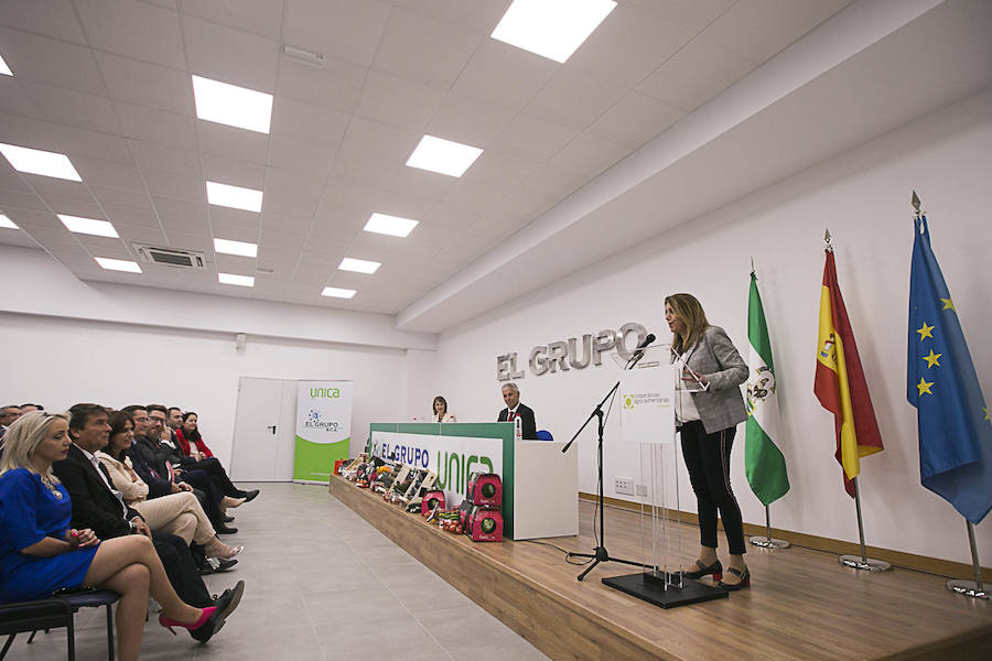 La presidenta de la Junta de Andalucía ha vuelto hoy a Granada tras un tiempo sin visitas para recorrer las instalaciones de la cooperativa El Grupo de Castell de Ferro