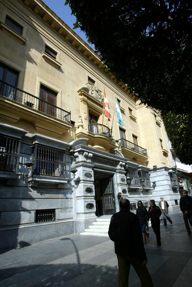 Sede de la Delegación Provincial de la Agencia Tributaria en Almería, en el Paseo de la capital. 